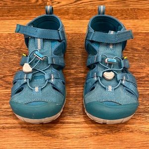 Size 3 Keen Sandals